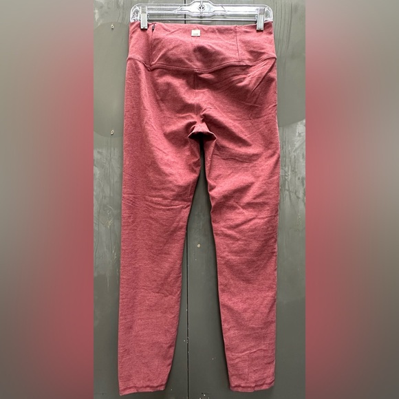 Like New Vuori Rise and Shine Leggings - Picture 2 of 9